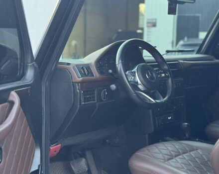 Черный Мерседес Г-Класс, объемом двигателя 5 л и пробегом 305 тыс. км за 18800 $, фото 7 на Automoto.ua