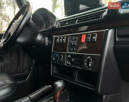 Чорний Мерседес Г-Клас, об'ємом двигуна 4.97 л та пробігом 350 тис. км за 20500 $, фото 17 на Automoto.ua