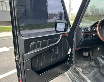 Черный Мерседес Г-Класс, объемом двигателя 5 л и пробегом 252 тыс. км за 20100 $, фото 13 на Automoto.ua