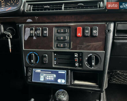 Черный Мерседес Г-Класс, объемом двигателя 5 л и пробегом 252 тыс. км за 20100 $, фото 12 на Automoto.ua