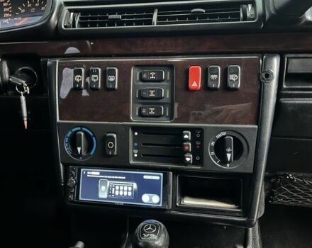 Черный Мерседес Г-Класс, объемом двигателя 5 л и пробегом 252 тыс. км за 20100 $, фото 16 на Automoto.ua