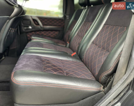 Черный Мерседес Г-Класс, объемом двигателя 5 л и пробегом 205 тыс. км за 22900 $, фото 17 на Automoto.ua