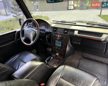 Черный Мерседес Г-Класс, объемом двигателя 5 л и пробегом 303 тыс. км за 22500 $, фото 8 на Automoto.ua