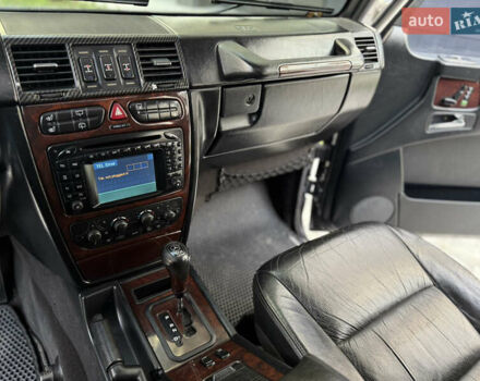 Черный Мерседес Г-Класс, объемом двигателя 5 л и пробегом 303 тыс. км за 22500 $, фото 9 на Automoto.ua