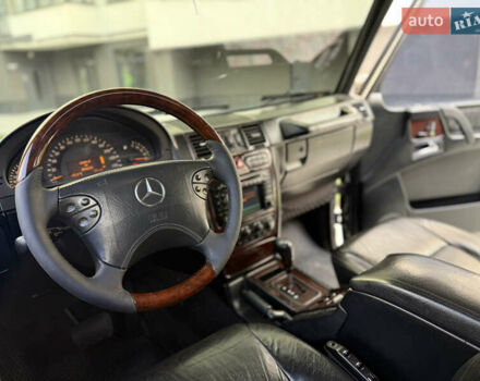 Черный Мерседес Г-Класс, объемом двигателя 5 л и пробегом 303 тыс. км за 22500 $, фото 7 на Automoto.ua