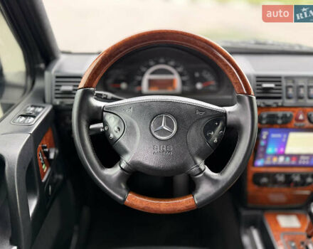 Черный Мерседес Г-Класс, объемом двигателя 5.44 л и пробегом 198 тыс. км за 30000 $, фото 12 на Automoto.ua