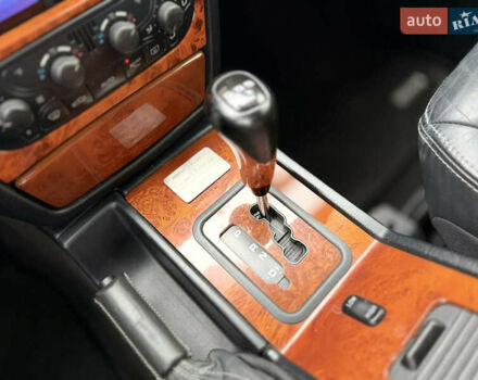 Черный Мерседес Г-Класс, объемом двигателя 5.44 л и пробегом 198 тыс. км за 30000 $, фото 10 на Automoto.ua