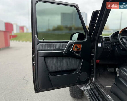 Черный Мерседес Г-Класс, объемом двигателя 5.44 л и пробегом 198 тыс. км за 30000 $, фото 17 на Automoto.ua