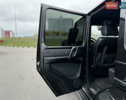 Черный Мерседес Г-Класс, объемом двигателя 5.44 л и пробегом 198 тыс. км за 30000 $, фото 15 на Automoto.ua