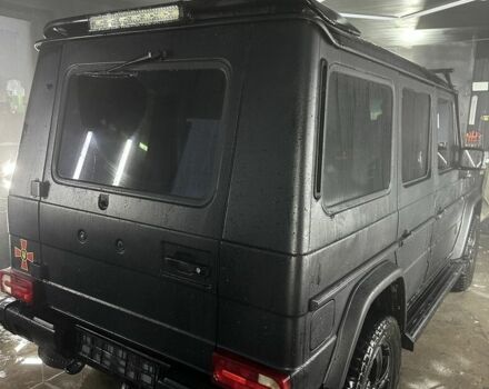 Черный Мерседес Г-Класс, объемом двигателя 5 л и пробегом 140 тыс. км за 13500 $, фото 3 на Automoto.ua