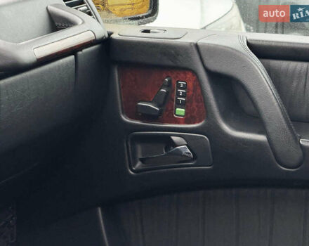 Черный Мерседес Г-Класс, объемом двигателя 5 л и пробегом 98 тыс. км за 31690 $, фото 27 на Automoto.ua