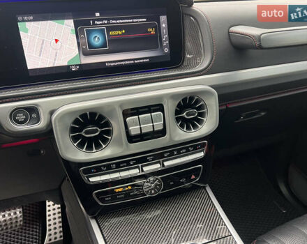 Черный Мерседес Г-Класс, объемом двигателя 4 л и пробегом 66 тыс. км за 169000 $, фото 152 на Automoto.ua