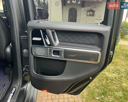 Черный Мерседес Г-Класс, объемом двигателя 4 л и пробегом 66 тыс. км за 169000 $, фото 186 на Automoto.ua