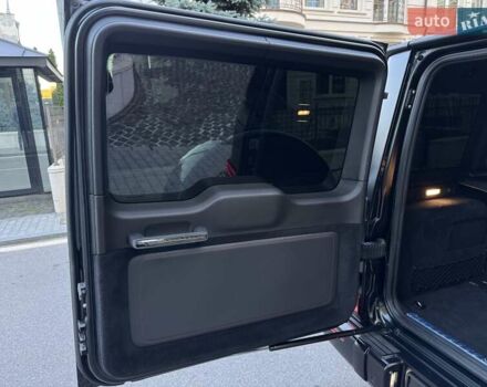 Черный Мерседес Г-Класс, объемом двигателя 4 л и пробегом 87 тыс. км за 230000 $, фото 87 на Automoto.ua