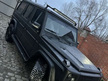 Черный Мерседес Г-Класс, объемом двигателя 5 л и пробегом 140 тыс. км за 13500 $, фото 1 на Automoto.ua