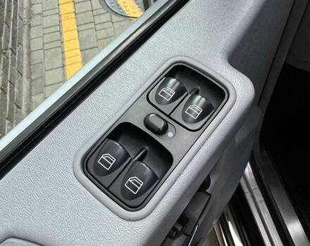 Серый Мерседес Г-Класс, объемом двигателя 4.97 л и пробегом 170 тыс. км за 41000 $, фото 40 на Automoto.ua