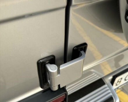 Серый Мерседес Г-Класс, объемом двигателя 4.97 л и пробегом 170 тыс. км за 41000 $, фото 22 на Automoto.ua