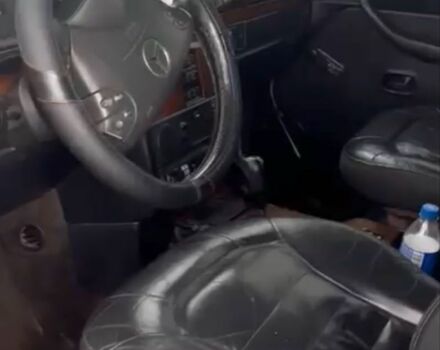 Зелений Мерседес Г-Клас, об'ємом двигуна 3.2 л та пробігом 355 тис. км за 10000 $, фото 4 на Automoto.ua