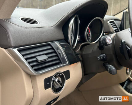 Белый Мерседес ГЛ 450, объемом двигателя 3 л и пробегом 220 тыс. км за 27999 $, фото 9 на Automoto.ua