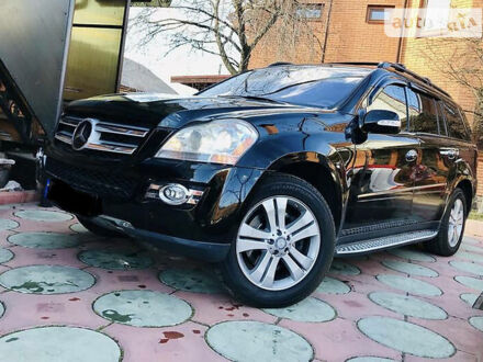 Мерседес ГЛ 450 2008 в Киеве на Automoto.ua Черный Мерседес ГЛ 450, объемом двигателя 4.7 л и пробегом 134 тыс. км за 15990 $, фото 1 на Automoto.ua