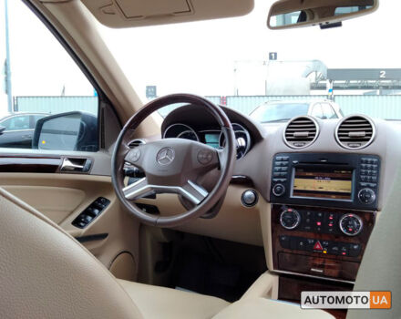 Сірий Мерседес ГЛ 450, об'ємом двигуна 4.7 л та пробігом 211 тис. км за 16800 $, фото 23 на Automoto.ua