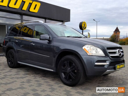 Мерседес ГЛ 450 2012 у Мукачеве на Automoto.ua Сірий Мерседес ГЛ 450, об'ємом двигуна 4.7 л та пробігом 211 тис. км за 16800 $, фото 1 на Automoto.ua