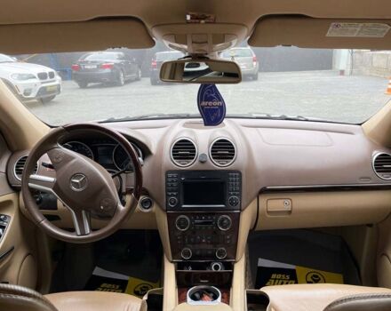 Серый Мерседес ГЛ 500, объемом двигателя 5.5 л и пробегом 330 тыс. км за 15500 $, фото 15 на Automoto.ua