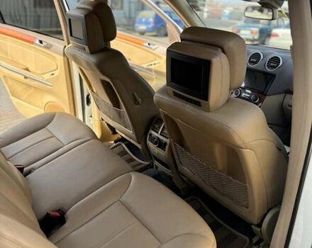 Белый Мерседес ГЛ-класс, объемом двигателя 4.66 л и пробегом 350 тыс. км за 7600 $, фото 9 на Automoto.ua