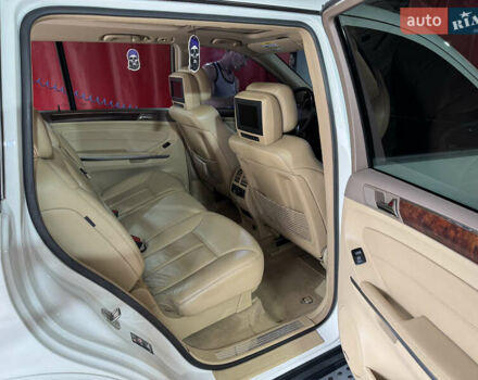 Білий Мерседес ГЛ-Клас, об'ємом двигуна 5.46 л та пробігом 381 тис. км за 11299 $, фото 5 на Automoto.ua