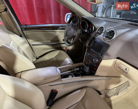 Білий Мерседес ГЛ-Клас, об'ємом двигуна 5.46 л та пробігом 381 тис. км за 11299 $, фото 2 на Automoto.ua