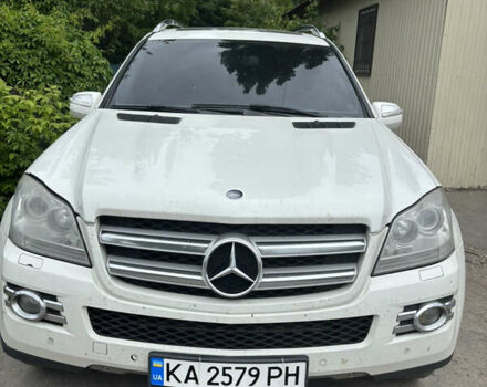 Белый Мерседес ГЛ-класс, объемом двигателя 5.46 л и пробегом 301 тыс. км за 15000 $, фото 1 на Automoto.ua