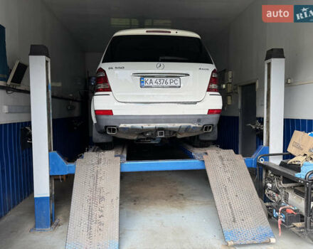 Білий Мерседес ГЛ-Клас, об'ємом двигуна 5.46 л та пробігом 381 тис. км за 11299 $, фото 6 на Automoto.ua