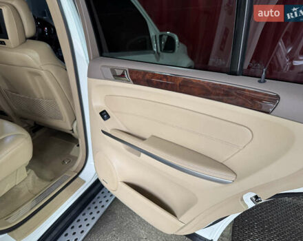 Білий Мерседес ГЛ-Клас, об'ємом двигуна 5.46 л та пробігом 381 тис. км за 11299 $, фото 11 на Automoto.ua