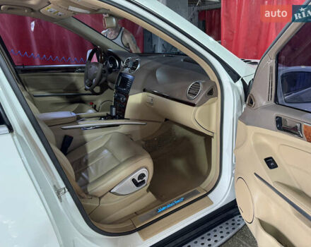 Білий Мерседес ГЛ-Клас, об'ємом двигуна 5.46 л та пробігом 381 тис. км за 11299 $, фото 12 на Automoto.ua