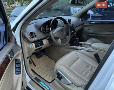 Білий Мерседес ГЛ-Клас, об'ємом двигуна 5.46 л та пробігом 381 тис. км за 11299 $, фото 9 на Automoto.ua
