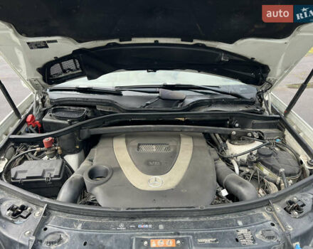 Білий Мерседес ГЛ-Клас, об'ємом двигуна 4.7 л та пробігом 331 тис. км за 11200 $, фото 48 на Automoto.ua