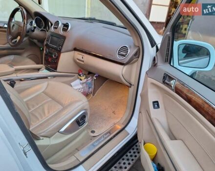 Белый Мерседес ГЛ-класс, объемом двигателя 5.46 л и пробегом 290 тыс. км за 13349 $, фото 11 на Automoto.ua