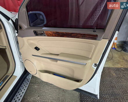 Білий Мерседес ГЛ-Клас, об'ємом двигуна 5.46 л та пробігом 381 тис. км за 11299 $, фото 3 на Automoto.ua