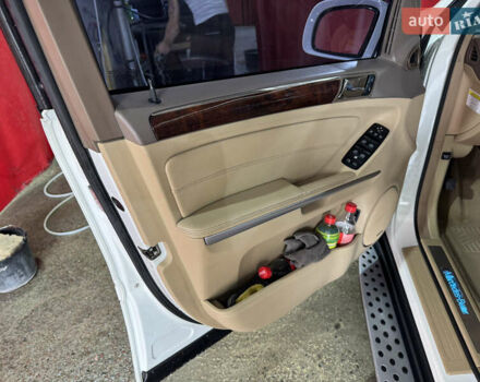 Білий Мерседес ГЛ-Клас, об'ємом двигуна 5.46 л та пробігом 381 тис. км за 11299 $, фото 18 на Automoto.ua