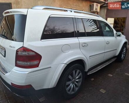 Белый Мерседес ГЛ-класс, объемом двигателя 5.46 л и пробегом 290 тыс. км за 13349 $, фото 3 на Automoto.ua