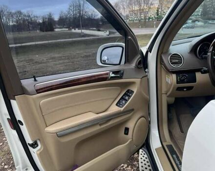 Белый Мерседес ГЛ-класс, объемом двигателя 2.99 л и пробегом 333 тыс. км за 11950 $, фото 2 на Automoto.ua