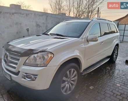 Белый Мерседес ГЛ-класс, объемом двигателя 5.46 л и пробегом 290 тыс. км за 13349 $, фото 1 на Automoto.ua