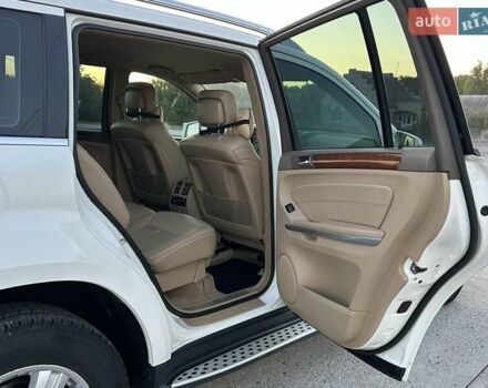Белый Мерседес ГЛ-класс, объемом двигателя 2.99 л и пробегом 160 тыс. км за 18500 $, фото 13 на Automoto.ua