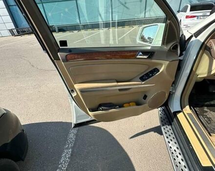 Белый Мерседес ГЛ-класс, объемом двигателя 2.99 л и пробегом 294 тыс. км за 17500 $, фото 6 на Automoto.ua