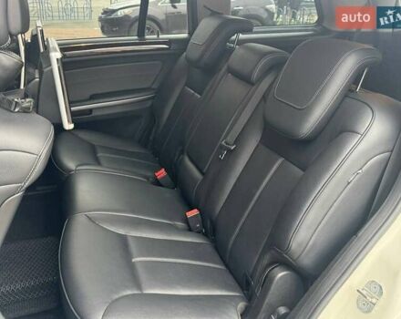 Белый Мерседес ГЛ-класс, объемом двигателя 3 л и пробегом 272 тыс. км за 17500 $, фото 17 на Automoto.ua