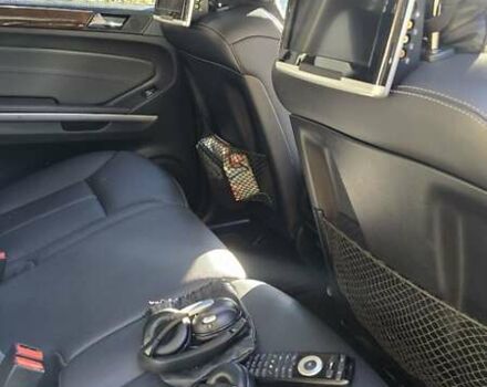 Мерседес ГЛ-класс 2011 в Львове на Automoto.ua Белый Мерседес ГЛ-класс, объемом двигателя 2.99 л и пробегом 385 тыс. км за 20000 $, фото 14 на Automoto.ua