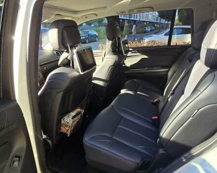 Мерседес ГЛ-класс 2011 в Львове на Automoto.ua Белый Мерседес ГЛ-класс, объемом двигателя 2.99 л и пробегом 385 тыс. км за 20000 $, фото 12 на Automoto.ua