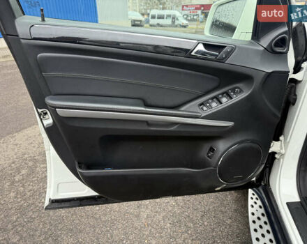 Білий Мерседес ГЛ-Клас, об'ємом двигуна 3 л та пробігом 258 тис. км за 12900 $, фото 16 на Automoto.ua