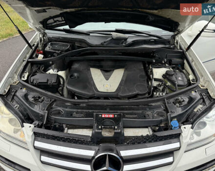 Білий Мерседес ГЛ-Клас, об'ємом двигуна 3 л та пробігом 258 тис. км за 12900 $, фото 37 на Automoto.ua