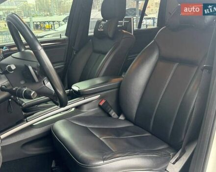 Белый Мерседес ГЛ-класс, объемом двигателя 3 л и пробегом 272 тыс. км за 17500 $, фото 13 на Automoto.ua